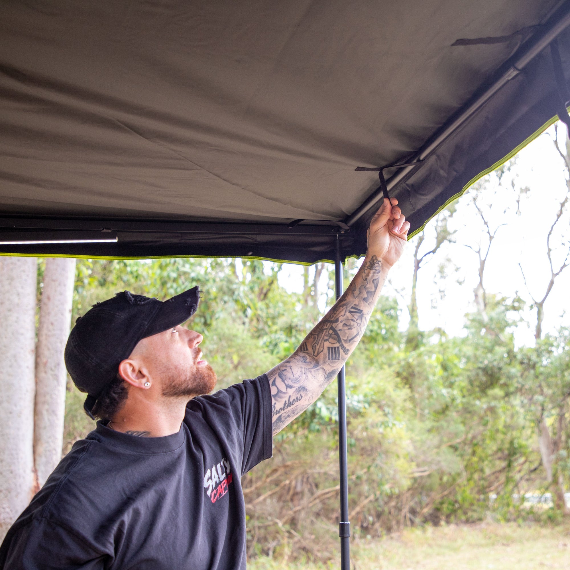 Half Mast - 90º Side Awning Pro
